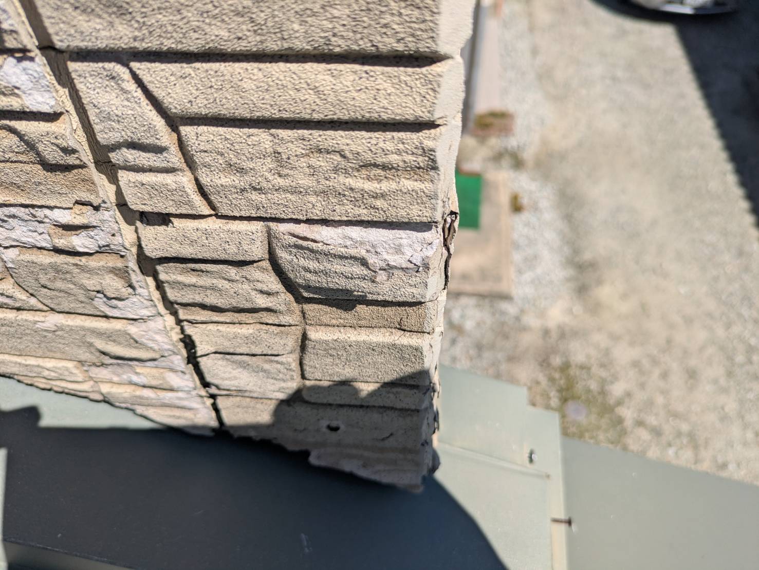 外壁コーナー部の割れ・欠損